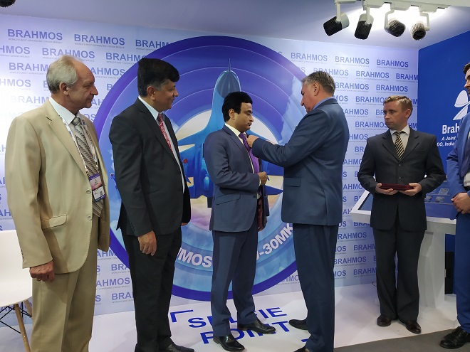 Russian Ministry of Defence honours Praveen Pathak, CGM (Mkt. Prom. & Export) of BrahMos
