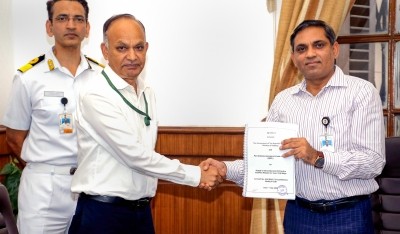 MoD signs a deal for dual role Surface-to-Surface BRAHMOS missile with BAPL